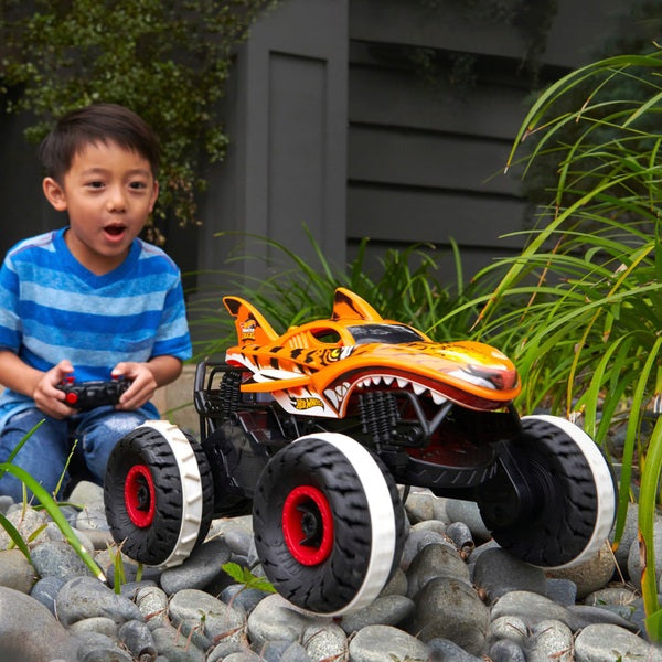 Hot Wheels Monster Trucks Remote Control Unstoppable Tiger Shark