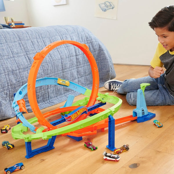 Hot Wheels Action Loop Cyclone Challenge Track Set