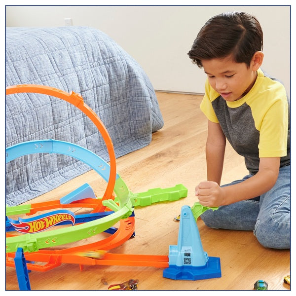 Hot Wheels Action Loop Cyclone Challenge Track Set