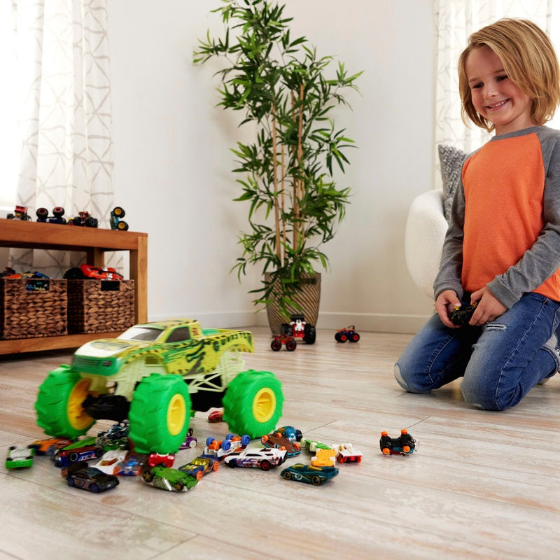 Hot Wheels RC Monster Truck Gunkster Glow (1:15) + Free Activity Book