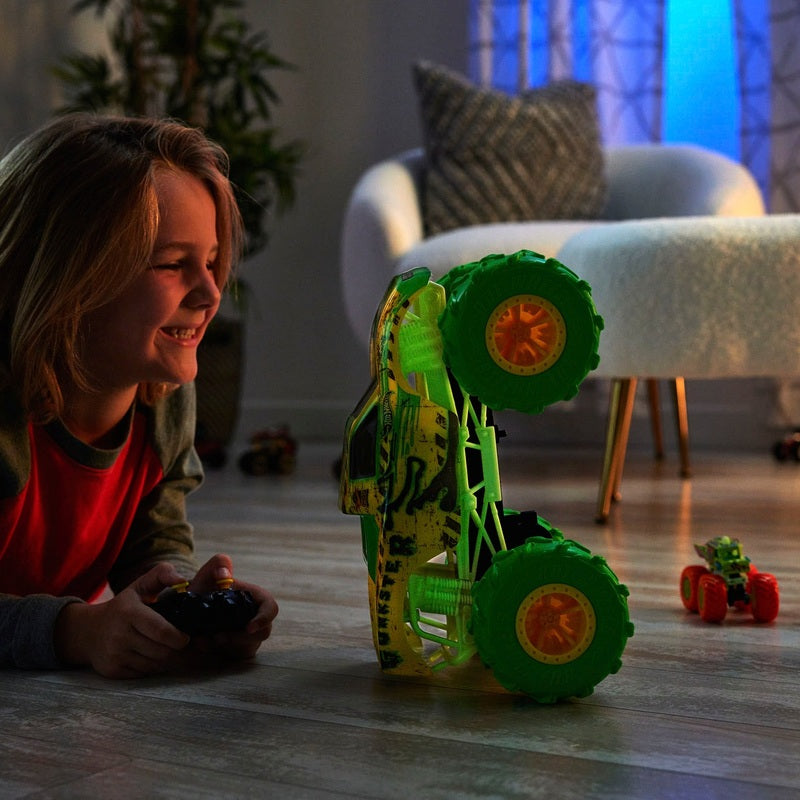 Hot Wheels RC Monster Truck Gunkster Glow (1:15) + Free Activity Book
