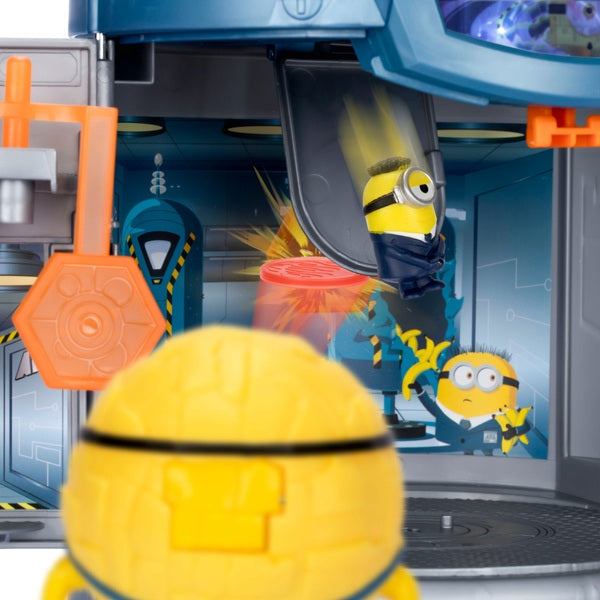 Despicable Me 4 Mega Minions Transformation Chamber Set