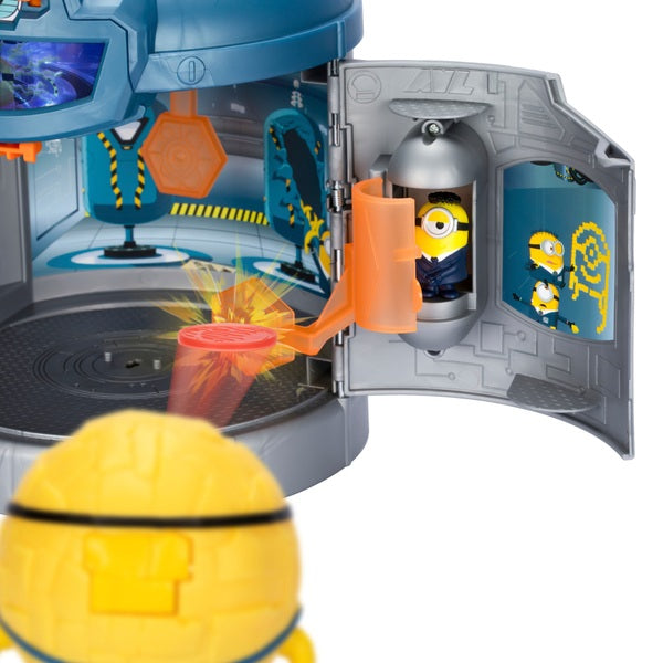 Despicable Me 4 Mega Minions Transformation Chamber Set