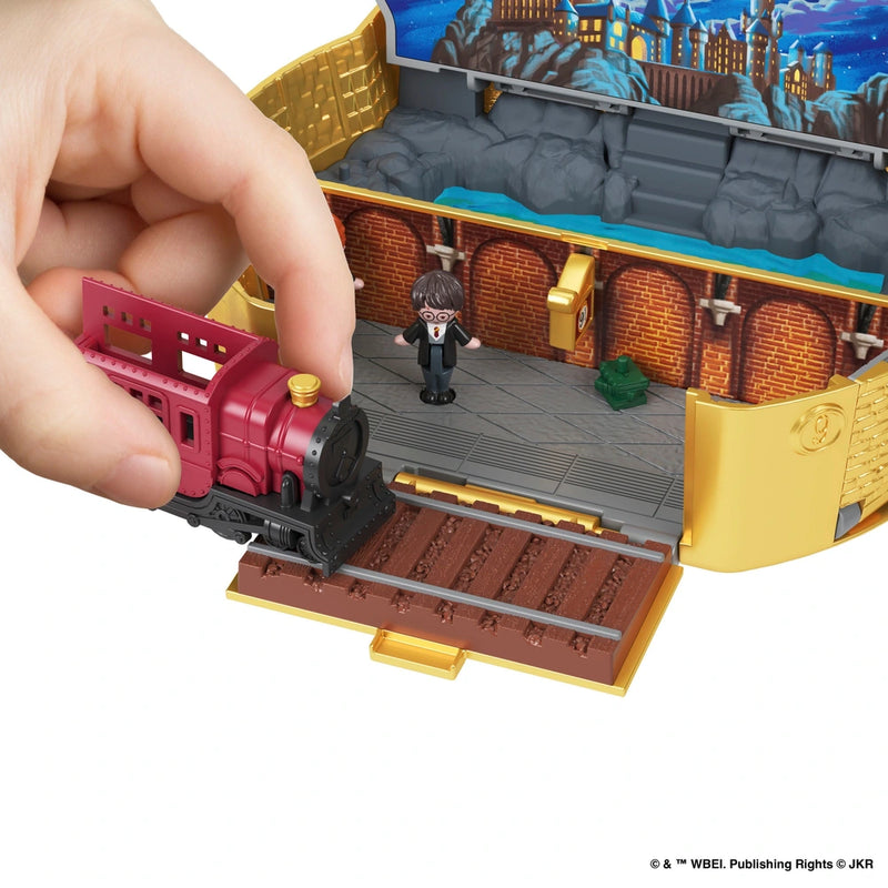 Polly Pocket Compact Harry Potter Playset + Free Activity Book