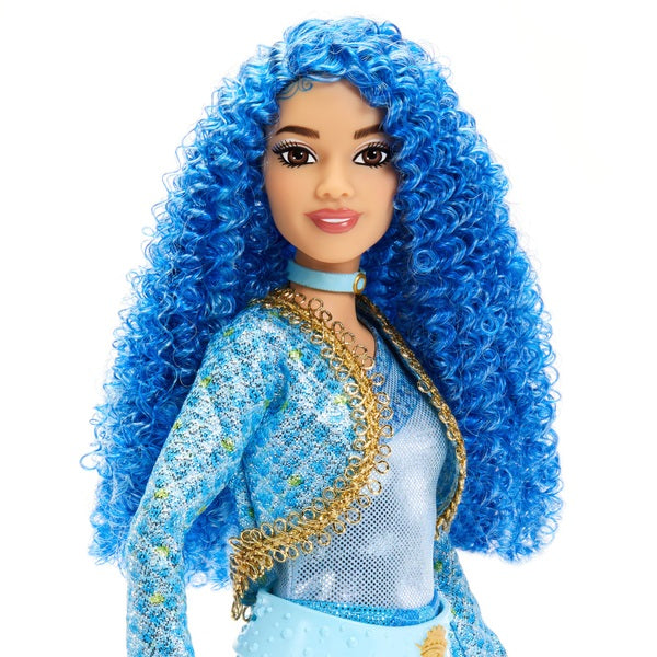 Disney Descendants 4: The Rise of Red Princess Chloe Charming Fashion Doll