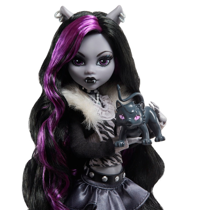 Monster High Reel Drama Clawdeen Wolf Doll + Free Activity Book
