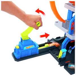 Hot Wheels Mega Loop Garage Playset with 1 Die-Cast Car + Free Activity Book